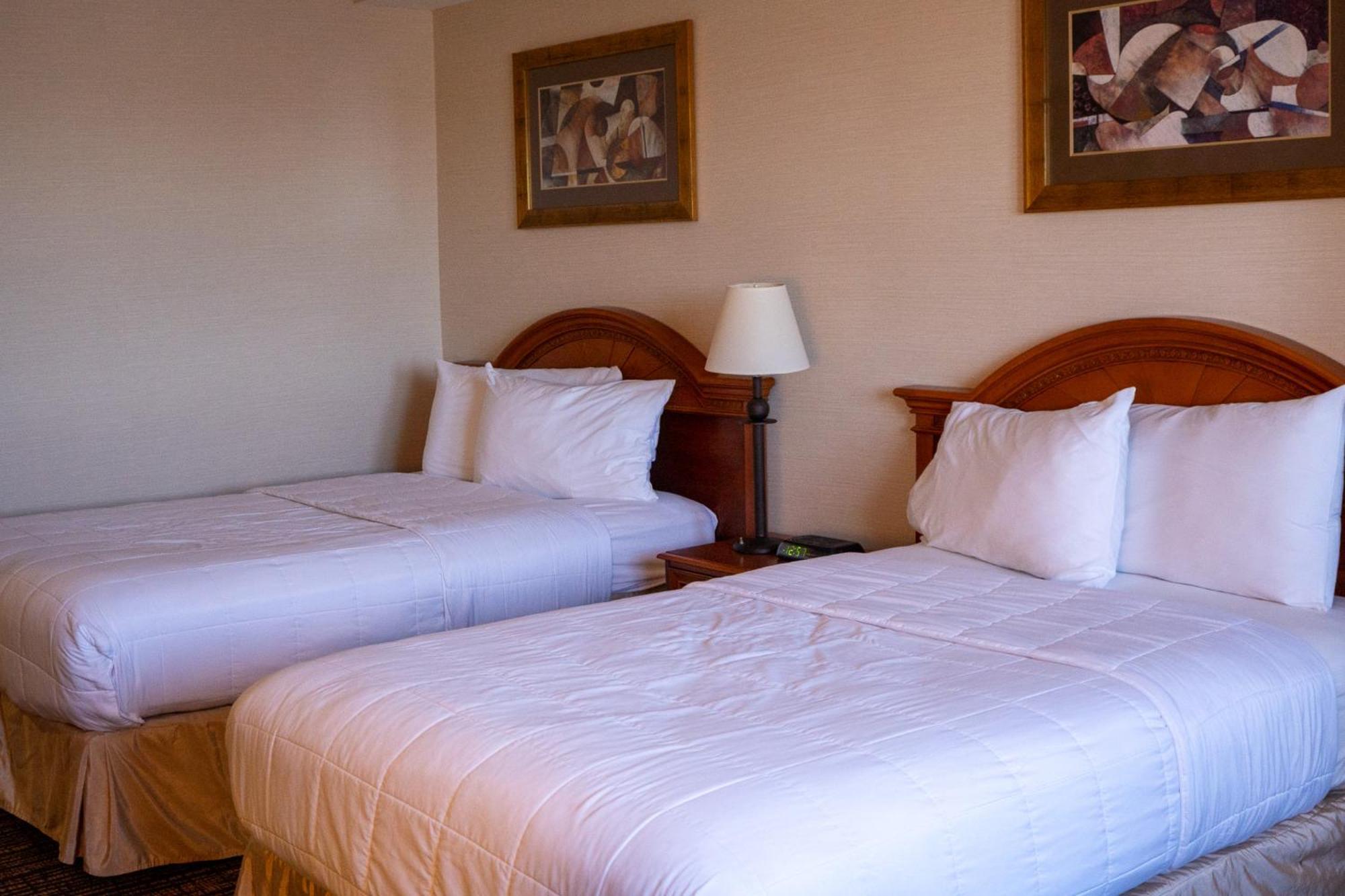 Hotel Topeka At City Center Esterno foto