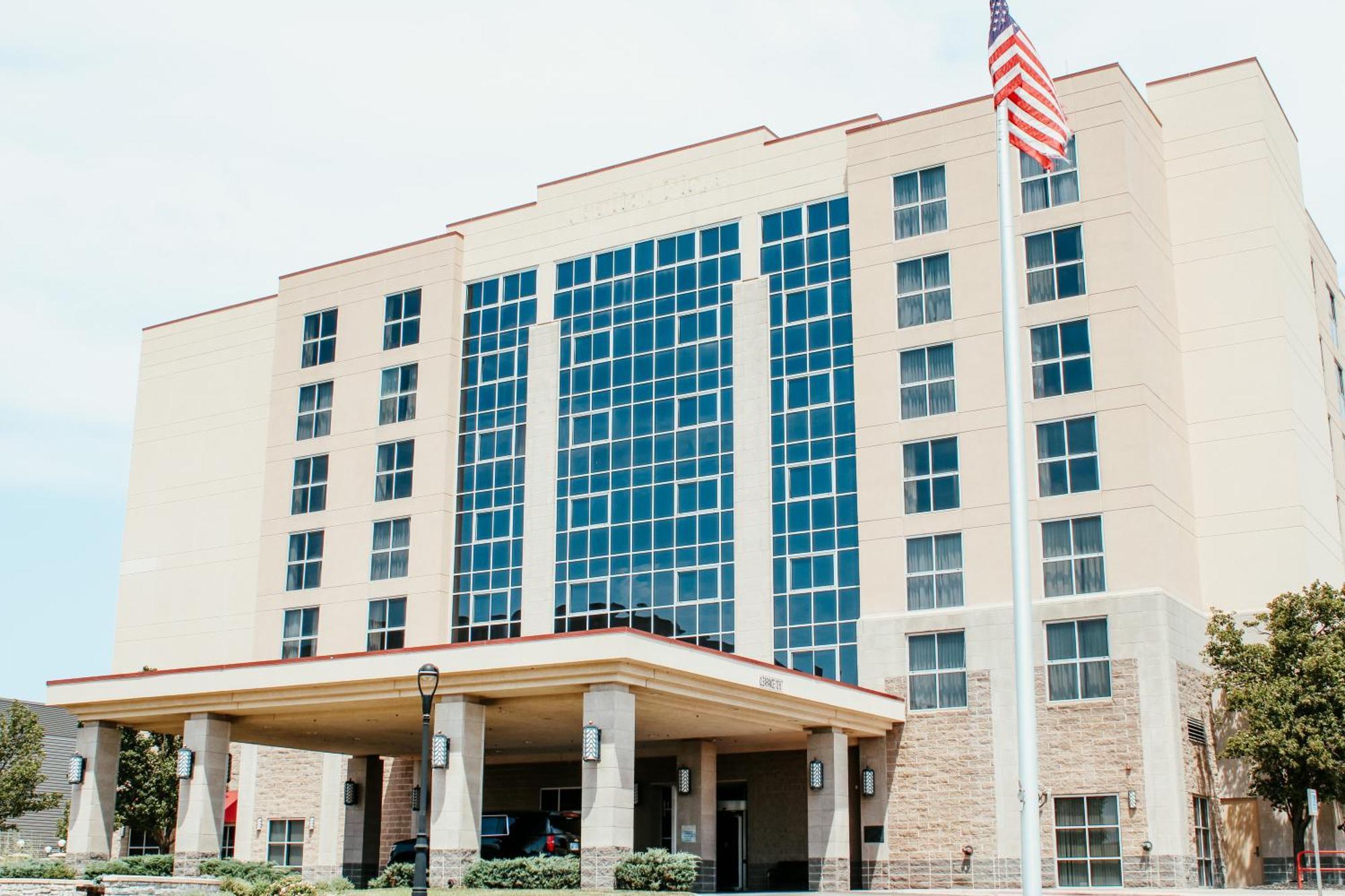 Hotel Topeka At City Center Esterno foto