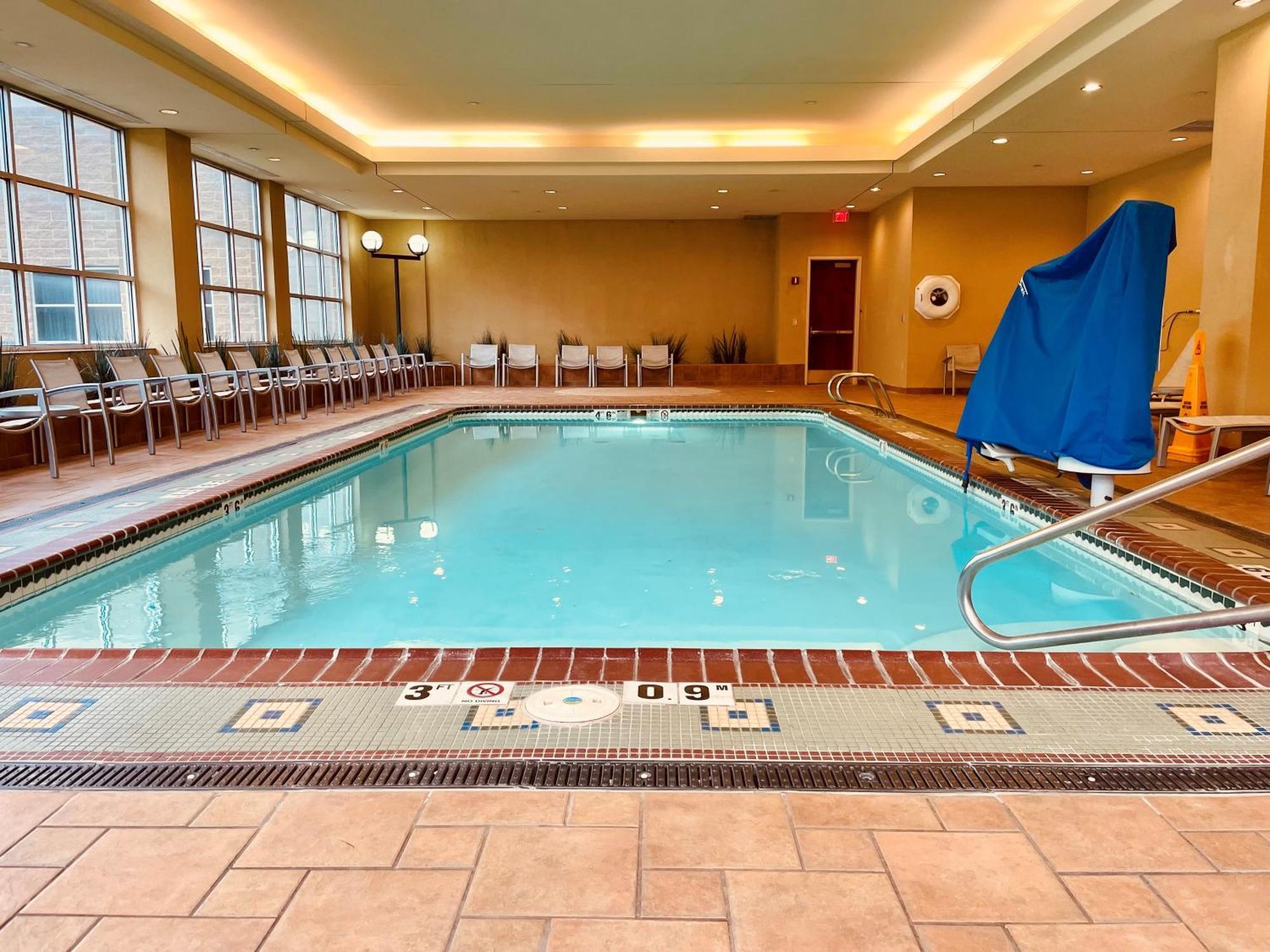 Hotel Topeka At City Center Esterno foto