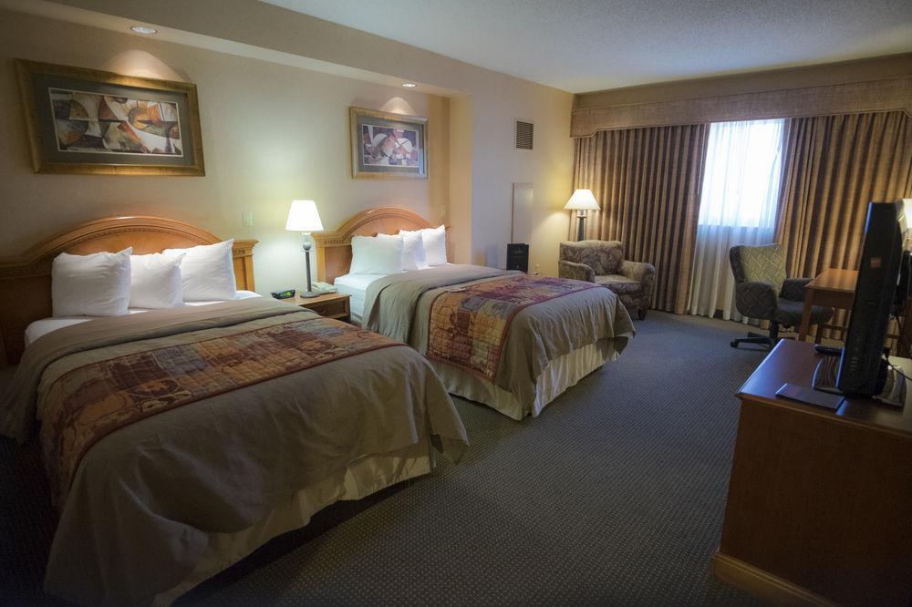 Hotel Topeka At City Center Esterno foto