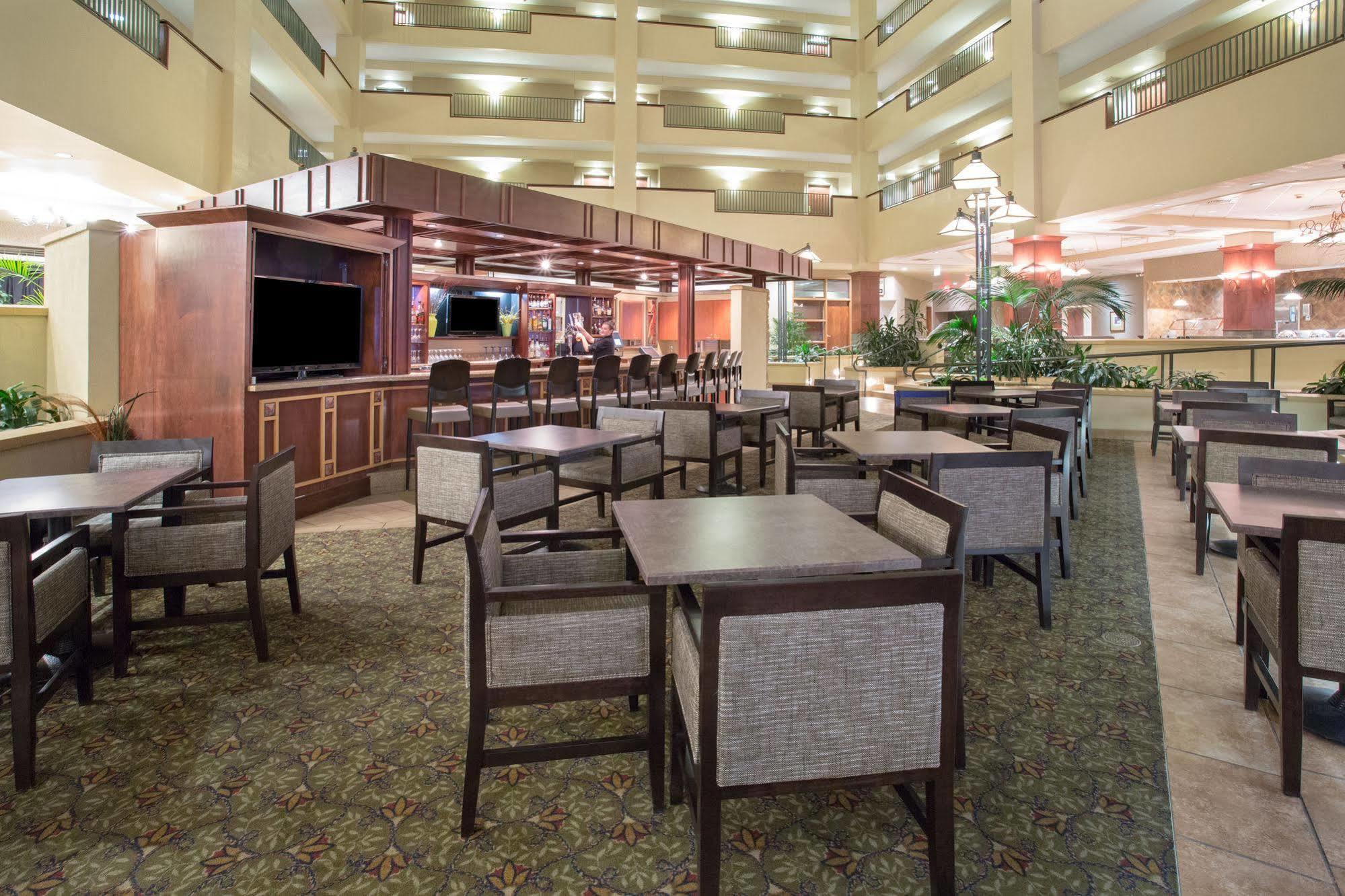 Hotel Topeka At City Center Esterno foto
