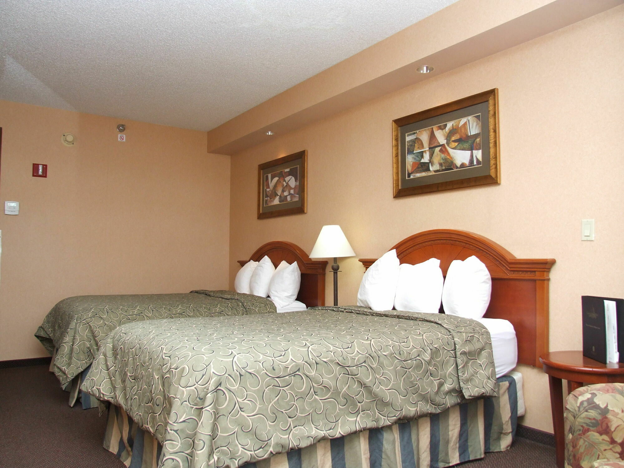 Hotel Topeka At City Center Esterno foto